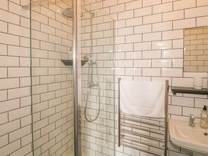 Shower - Nightingale Cottage, Lostwithiel (Liskeard)