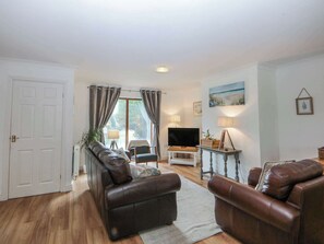 Living area - T? Gareg, Llanddaniel, Gaerwen (Gaerwen)
