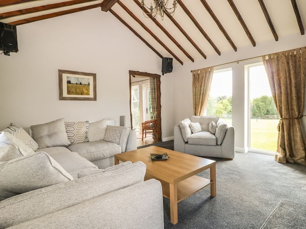 Living area - The Barn at Orchard Farm, York (York)