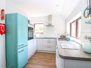 Private kitchen - Charming 2 Tougal Retreat in Mallaig (Mallaig)