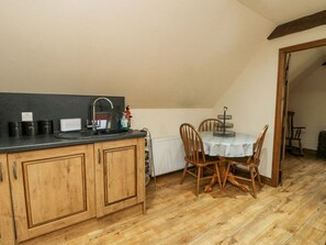 Dining - Glenmhor Apartment, Fort William (Fort William)