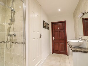 Shower - Brunnion Cottage, St Ives (Hayle)
