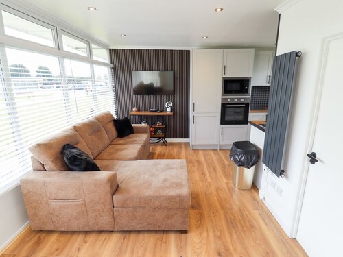 66 Cherry Park, Chapel St Leonards