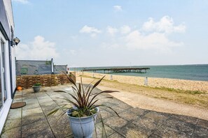 Terrace/patio - North West Sea View No. 3, Yarmouth (Norton)