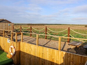 Outdoor dining - Sea Roke Filey North Yorkshire (Filey)
