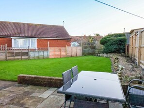 Outdoor dining - LA ROCHELLE, 3 bedrooms, family-friendly, Whitby (Whitby)