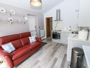 Living area - Little Birchinlea, Glossop (Glossop)