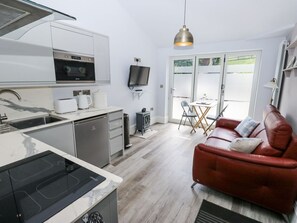 Interior - Little Birchinlea, Glossop (Glossop)
