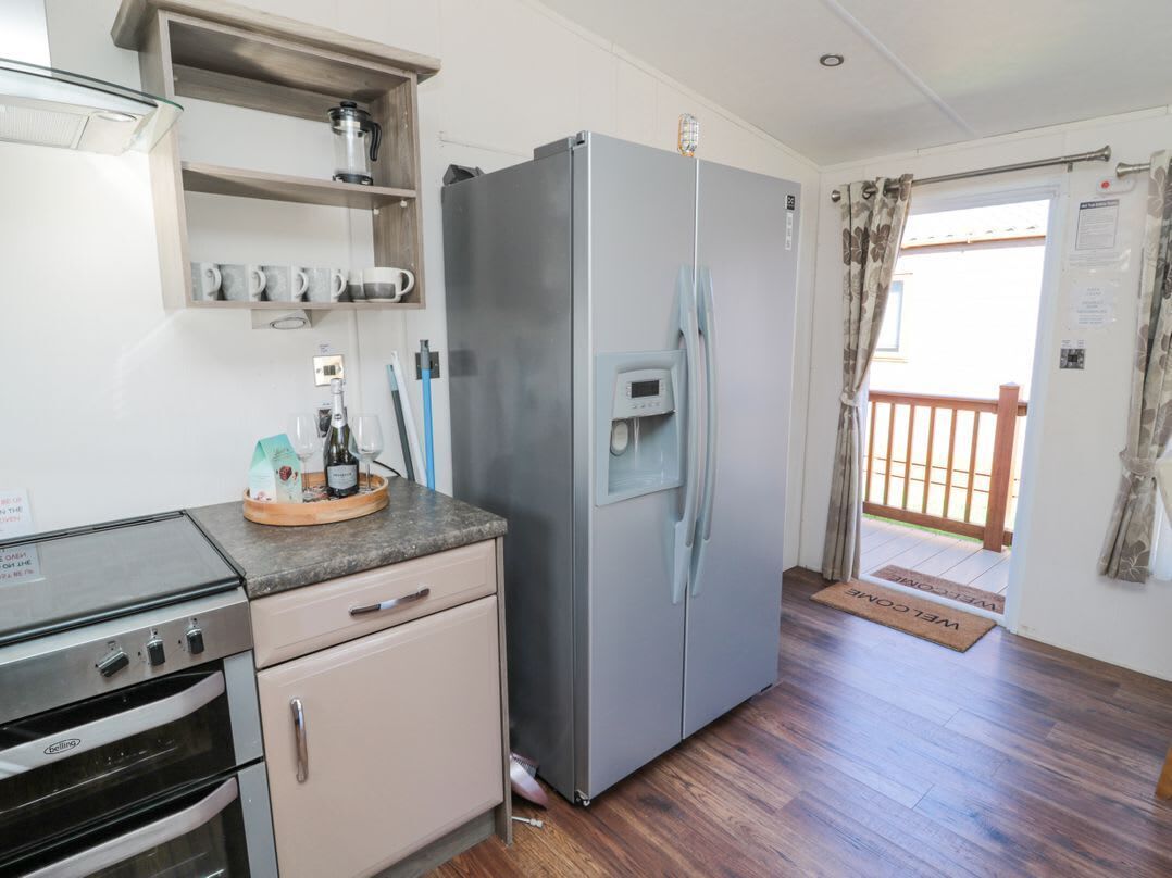 Dishwasher, high chair