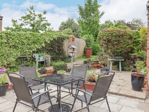 Outdoor dining - Millers Cottage in Old Malton. (Malton)