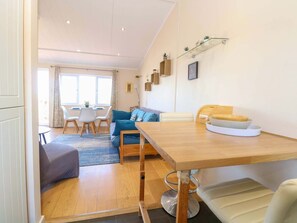 Dining - Charming Boa Vista Retreat in Bacton (Norwich)