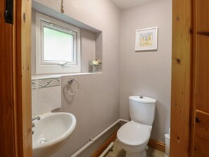 Shower - Flint Cottage in West Caister. (Great Yarmouth)