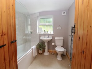 Shower - Flint Cottage in West Caister. (Great Yarmouth)