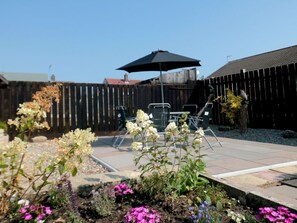 Terrace/patio - 36 Chatsworth Close, Bridlington (Bridlington)