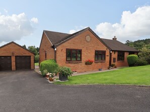 Exterior - Tregarthens, Church Stretton (Church Stretton)
