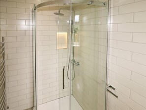 Shower - Tregarthens, Church Stretton (Church Stretton)