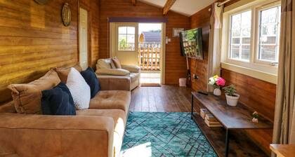 The Nook, Royal Wootton Bassett