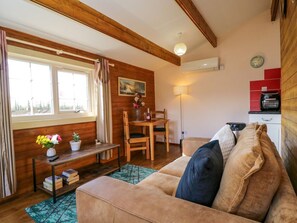 Living area - The Nook, Royal Wootton Bassett (Swindon)