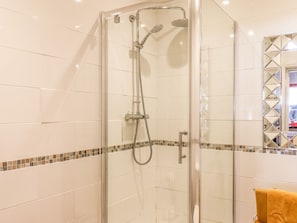 Shower - Twitchers' Den, Bridlington (Bridlington)