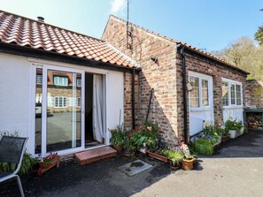Exterior - Twitchers' Den, Bridlington (Bridlington)