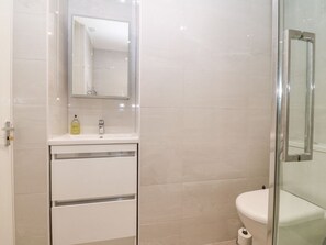 Shower - 11 Min Y Mor, Pwllheli (Pwllheli)