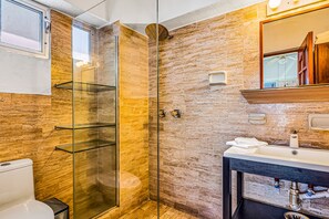 Shower, towels - Downtown Malecon beach front, AC, walk to restaurant/bars, rooftop 360 views (Puerto Vallarta)