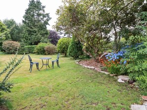 Outdoor dining - Grasshoppers near Carnon Downs (Truro)