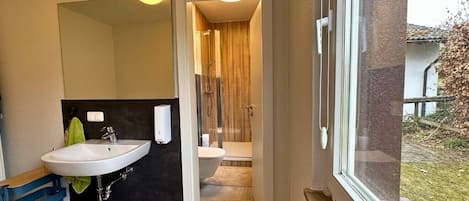 Bruser, Sæbe, Toiletpapir