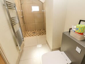 Shower - Cross Cottage, Brancepeth (Durham)