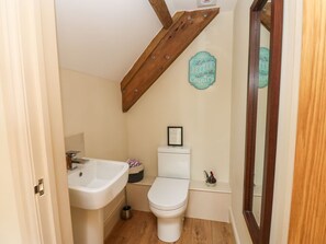 Shower - Cross Cottage, Brancepeth (Durham)