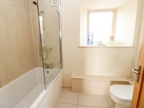 Shower - Cross Cottage, Brancepeth (Durham)