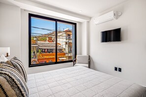 2 bedrooms, Internet, bed sheets - 2nd-floor condo with heated outdoor pool, grills, balcony, W/D, AC (Puerto Vallarta)