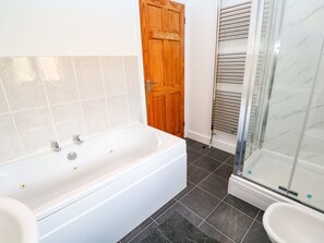 Shower - Cherry Tree House, Penzance (Penzance)