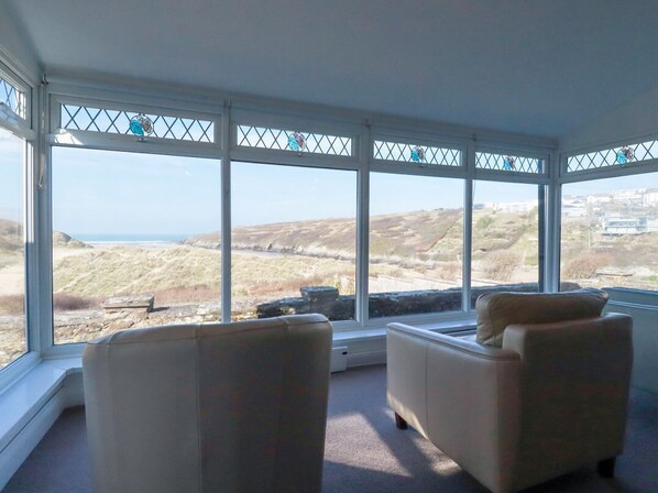 Interior - 1 Atlantic View is in Crantock (Newquay)