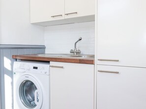 Interior - 1 Atlantic View is in Crantock (Newquay)