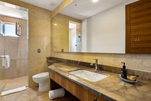 Shower, hair dryer, towels - Impressive 8th-floor oceanfront condo with water views, hot tub & pool (Puerto Vallarta)