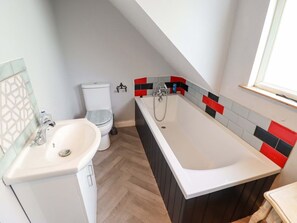 Shower - Peartree Cottage, Skegness (Skegness)