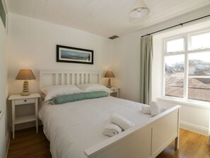 Room - 12 Park Hill Road, Torquay (Torquay)