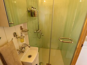 Shower - Shepherds Hut - Ash, Lincoln (Lincoln)
