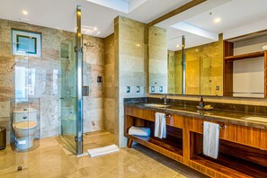 Shower, hair dryer, towels - Exquisite waterfront condo with amazing pool, balcony & W/D (Puerto Vallarta)
