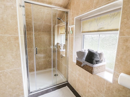 Shower. The Loft, Boroughbridge