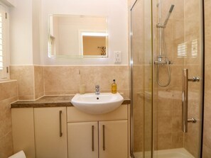 Shower - The Card House, Hopton (Matlock)