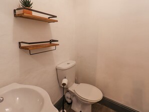 Shower - Book House, Whitby. 3 bedrooms (Whitby)