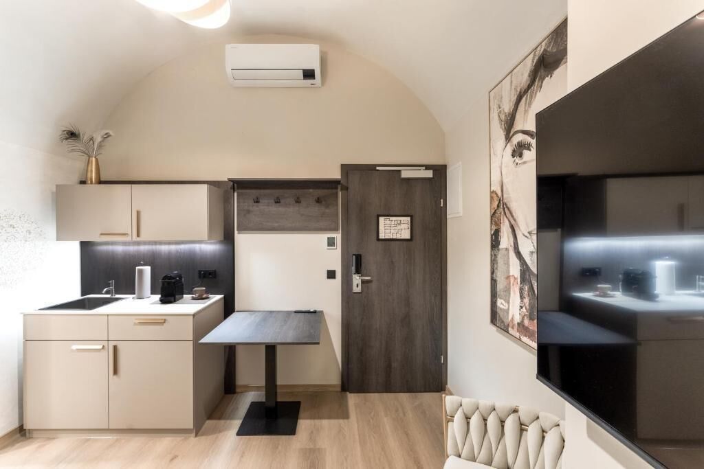 Single Room | Interior