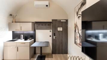 Single Room | Interior