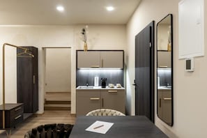 Habitación familiar, vista a la ciudad | Interior