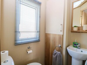 Shower - Oakley Retreat, Belton, Norfolk (Great Yarmouth)