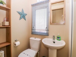 Shower - Oakley Retreat, Belton, Norfolk (Great Yarmouth)