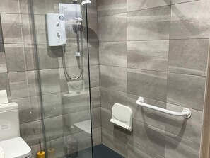 Shower - The Bungalow, Cleobury Mortimer (Cleobury Mortimer)