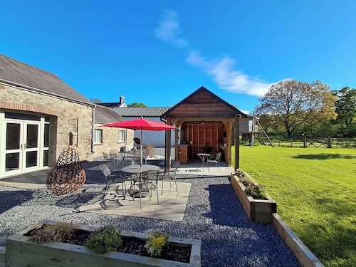 Charming Dryslwyn Cottage Retreat